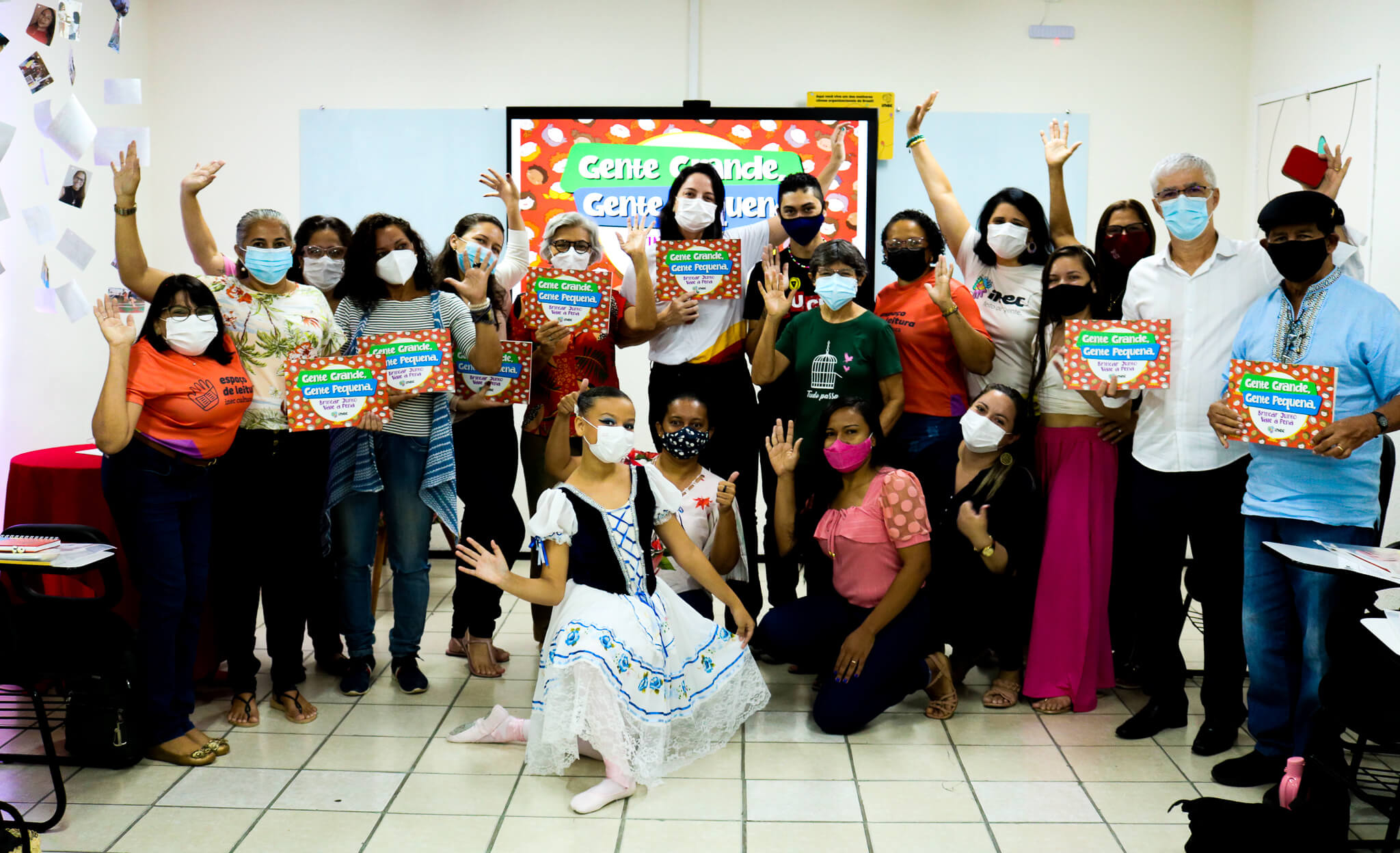 lançamento do livro de brincadeiras do inec